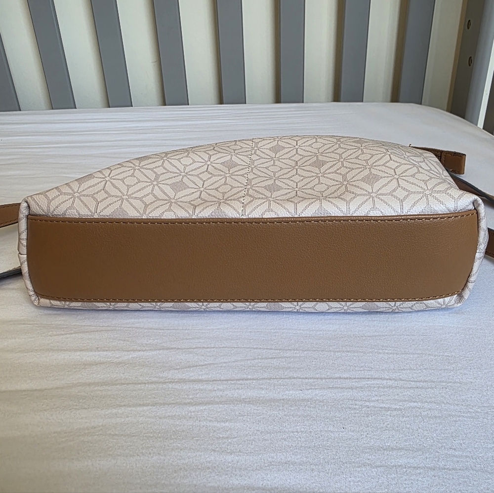 Rosetti Cream and Tan Faux Leather Geometric Diamond Pattern Crossbody Bag - Picture 3 of 12